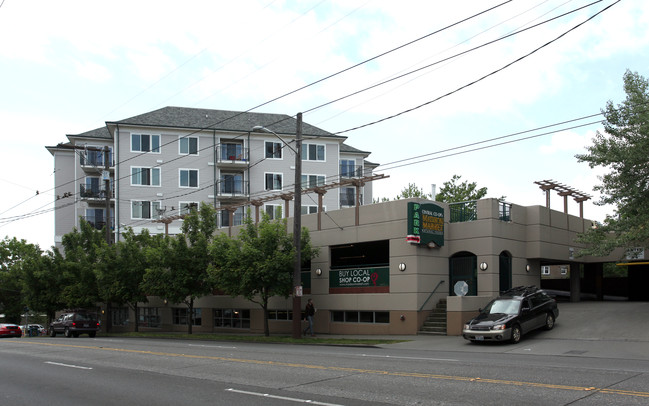 Madison Crossing in Seattle, WA - Building Photo - Building Photo