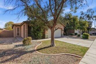 8717 N 58th Ln in Glendale, AZ - Building Photo - Building Photo