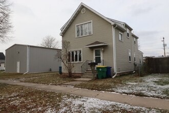 1212 S Chestnut Ave in Green Bay, WI - Building Photo - Building Photo