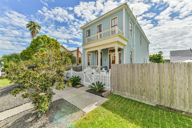 1121 Market St in Galveston, TX - Building Photo - Building Photo