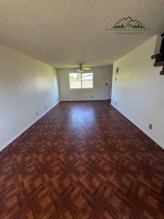 24 V St in Springfield, OR - Building Photo - Building Photo