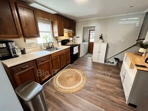 11 Walnut St in Phoenixville, PA - Building Photo - Building Photo