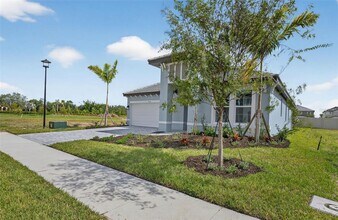 7536 Nighthawk Dr in Sarasota, FL - Building Photo - Building Photo