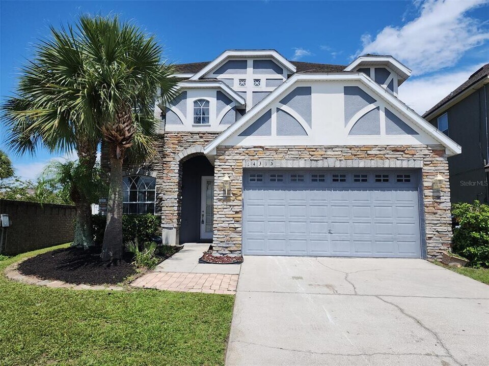14315 Huntcliff Park Way in Orlando, FL - Building Photo