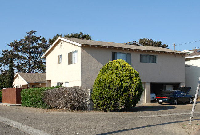 Glenwood Apartments in Oxnard, CA - Building Photo - Building Photo