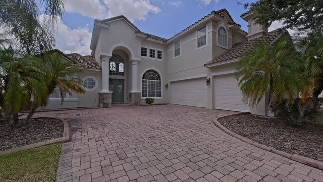 property at 2303 Pinehurst Ct