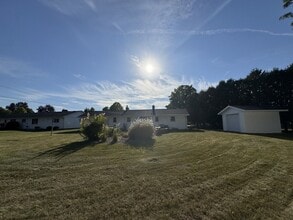 1798 Chateau Dr in Green Bay, WI - Foto de edificio - Building Photo