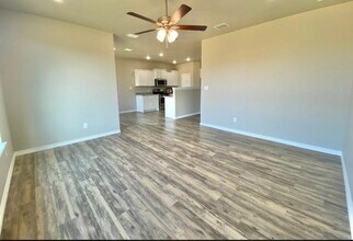 7015 11th St in Lubbock, TX - Building Photo - Building Photo