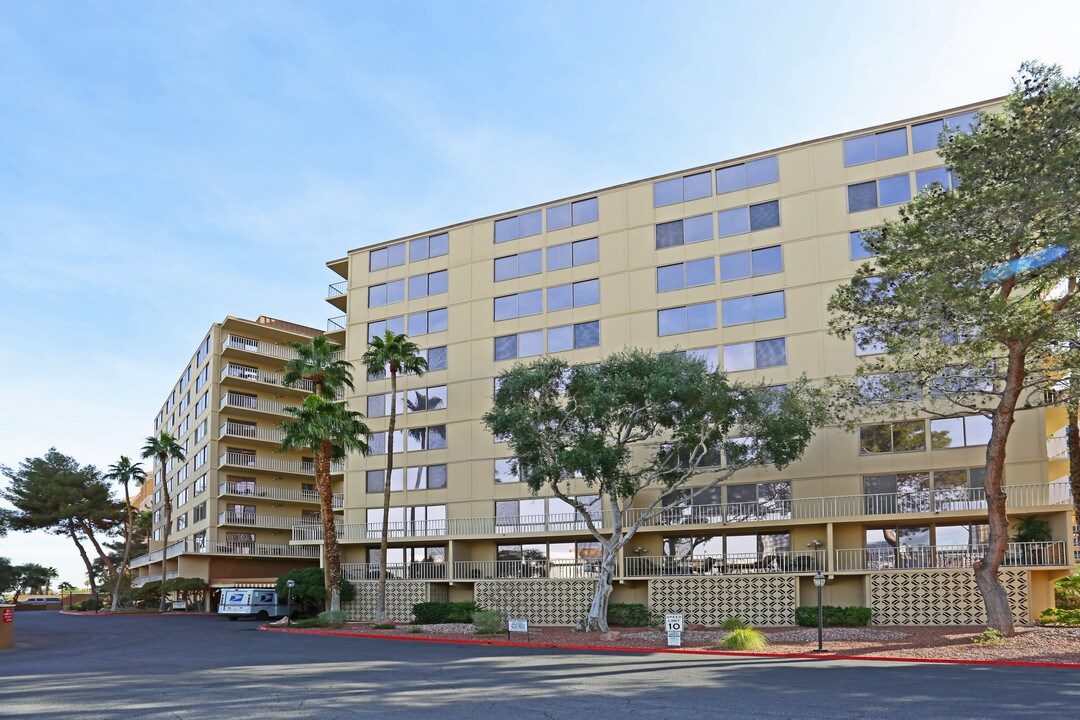 Marie Antoinette Condominiums in Las Vegas, NV - Foto de edificio