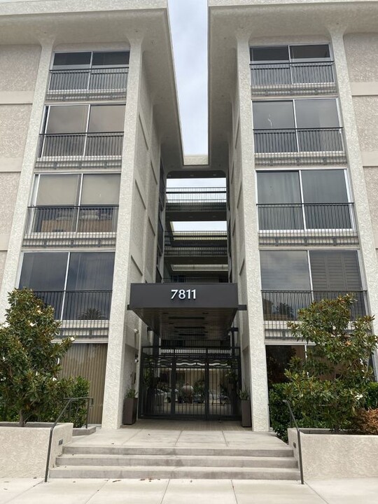 7811 Eads Ave in San Diego, CA - Foto de edificio
