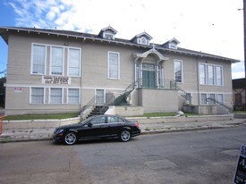 2135 2nd St in New Orleans, LA - Building Photo