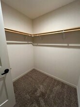 3880 State St in Santa Barbara, CA - Foto de edificio - Building Photo