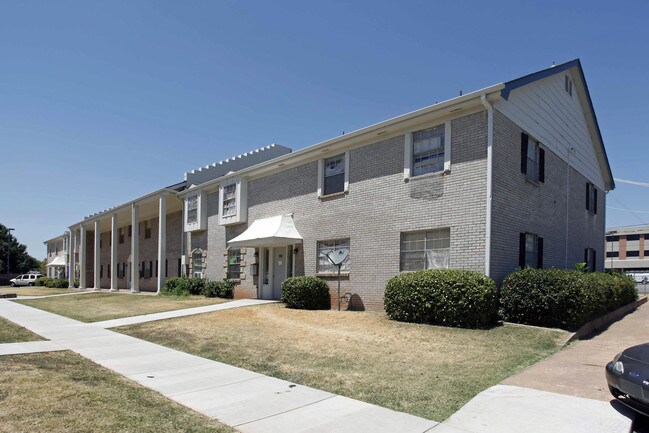 Lake Stella Estates in Oklahoma City, OK - Foto de edificio - Building Photo