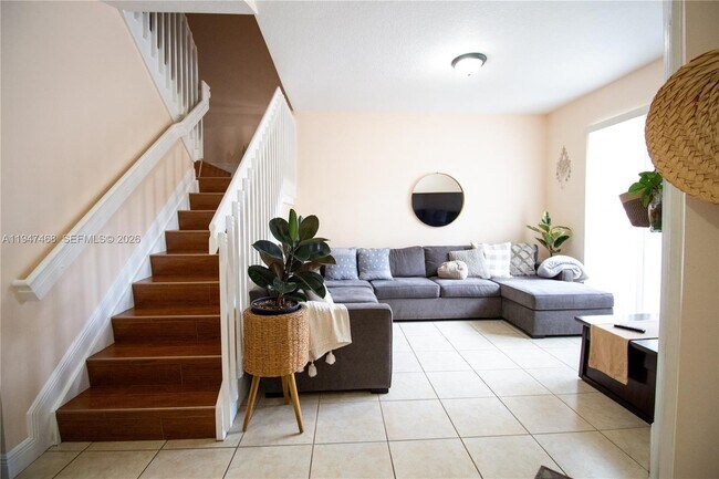 910 SW 143rd Ave in Pembroke Pines, FL - Building Photo - Building Photo