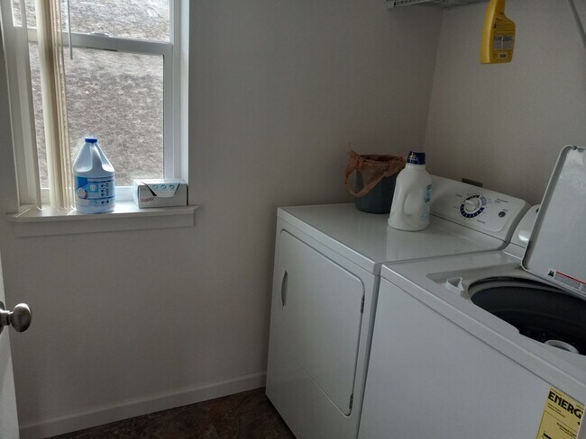 1435 SW Junegrass Ln in Pullman, WA - Building Photo - Building Photo