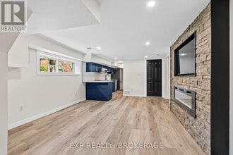 493 College St in Kingston, ON - Building Photo - Building Photo