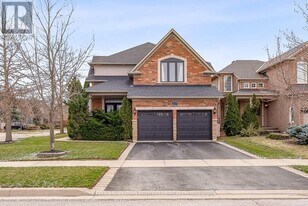 2154 Kingsridge Dr in Oakville, ON - Building Photo