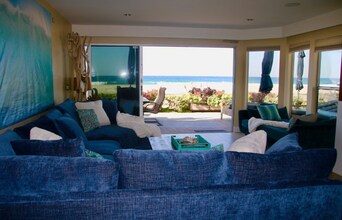 2965 Ocean Front Walk in San Diego, CA - Building Photo - Building Photo