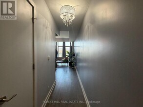 6 Parkwood Ave in Toronto, ON - Building Photo - Building Photo