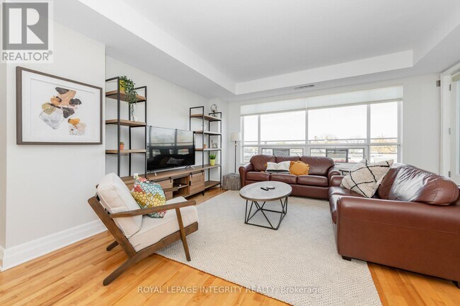 1422 Wellington St in Ottawa, ON - Building Photo - Building Photo