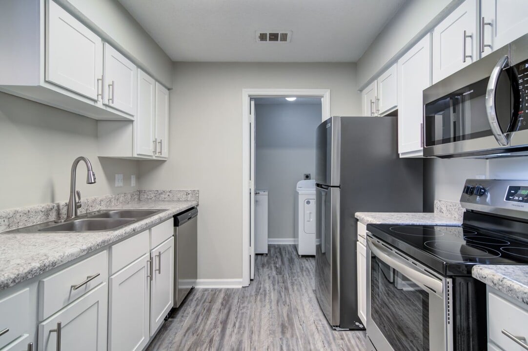 Rutland Place in Macon, GA - Building Photo