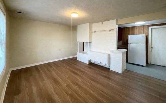 939 E 9th Ave in Hutchinson, KS - Building Photo - Building Photo