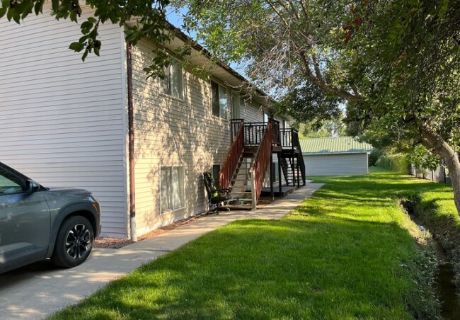 712 Hardin St in Ranchester, WY - Foto de edificio - Building Photo