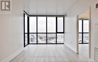 2908-2908 Hwy 7 in Vaughan, ON - Building Photo - Building Photo