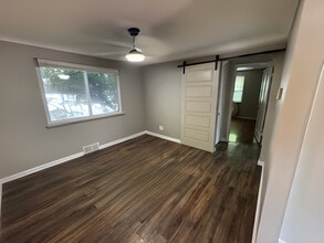 1148 Elm Park Dr, Unit 1 in Cincinnati, OH - Building Photo - Building Photo