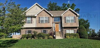 1487 Trainer Rd in Clarksville, TN - Building Photo