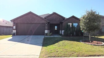 5611 Pleasant Falls Dr in Richmond, TX - Building Photo