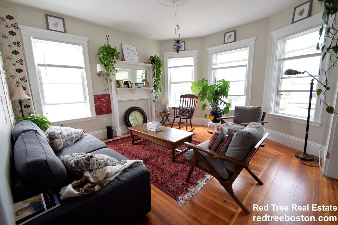 29 Page St, Unit 3 in Revere, MA - Foto de edificio