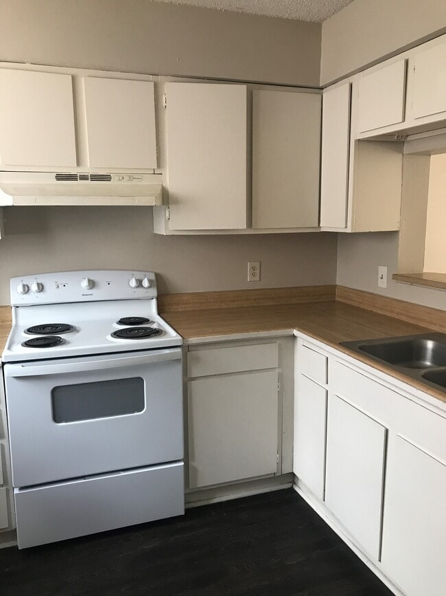 8911 GSRI Ave, Unit 1307