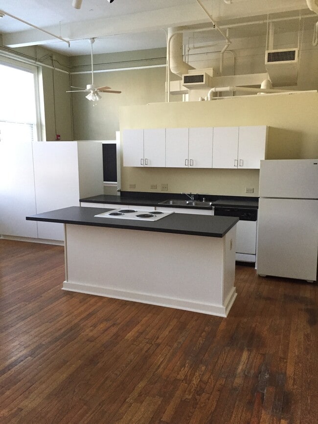 1401 Scott St, Unit 203