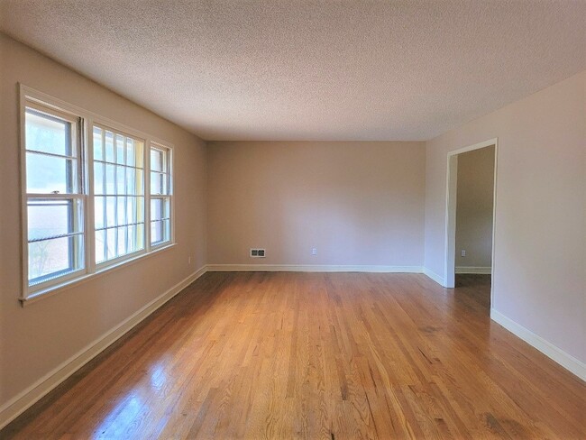 109 Evergreen Ln in Cayce, SC - Building Photo - Building Photo