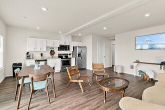 704 E Wright Ave in Tacoma, WA - Building Photo - Building Photo