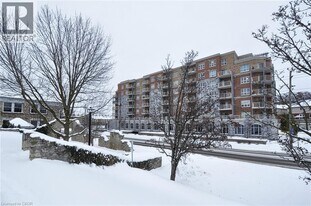 155 Water St S in Cambridge, ON - Building Photo