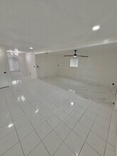 8120 SW 4th Pl in North Lauderdale, FL - Building Photo - Building Photo