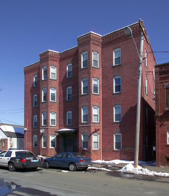 10 N Bridge St in Holyoke, MA - Building Photo - Building Photo