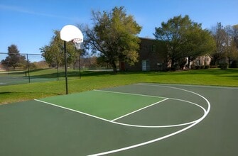 Armor Heights in Orchard Park, NY - Foto de edificio - Building Photo