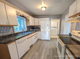 13 6th St in Bangor, ME - Building Photo