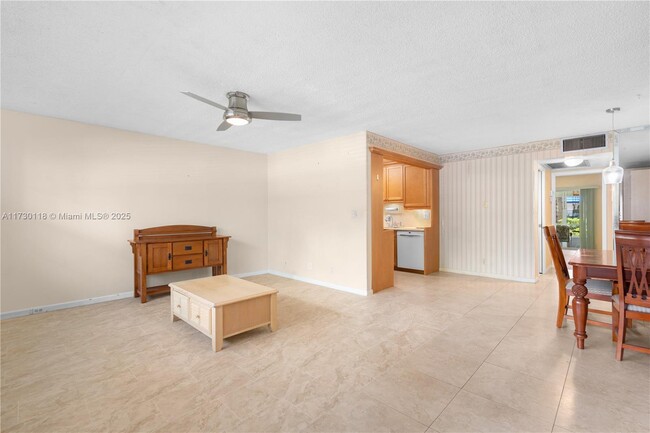 2301 Lucaya Ln in Coconut Creek, FL - Building Photo - Building Photo