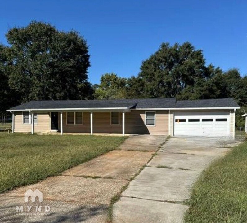3925 Maggie Dr SE in Conyers, GA - Building Photo