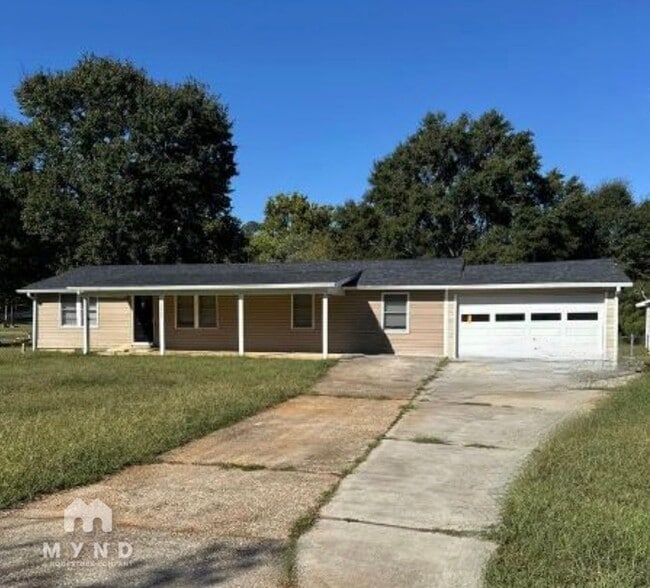 property at 3925 Maggie Dr SE