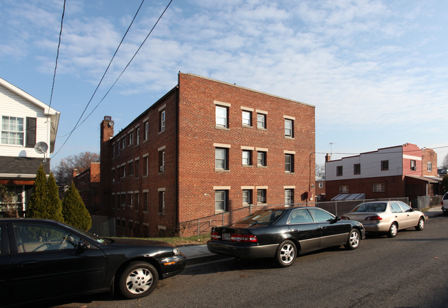 5110 A St SE in Washington, DC - Foto de edificio - Building Photo