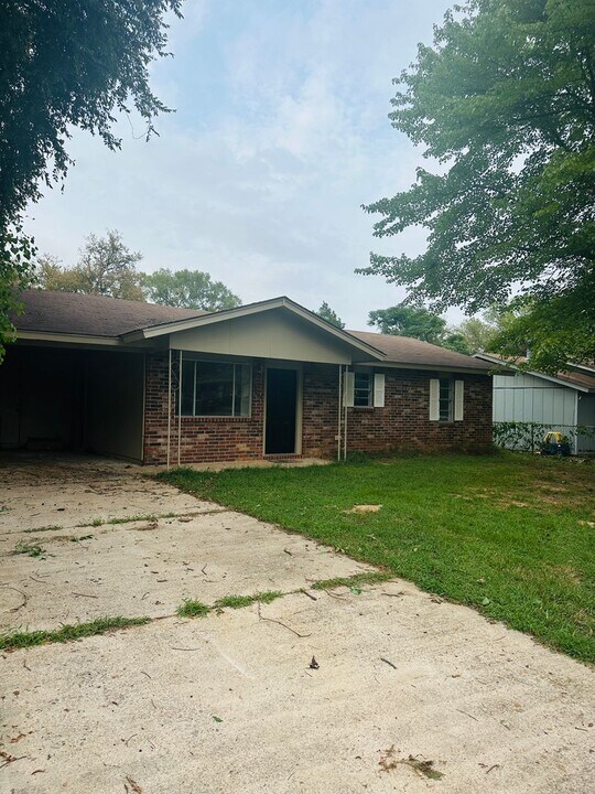 1006 P St in Barling, AR - Building Photo