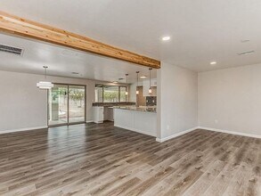 5225 N Whispering Hills Ln in Tucson, AZ - Building Photo - Building Photo