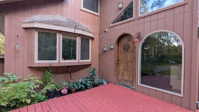 1412 Springwater Dr in Fairbanks, AK - Building Photo - Building Photo