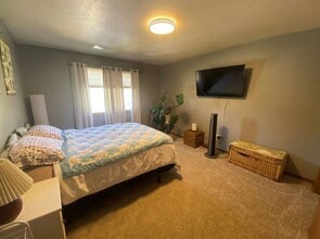 2713 Adams Ave, Unit B in Spirit Lake, IA - Building Photo - Building Photo