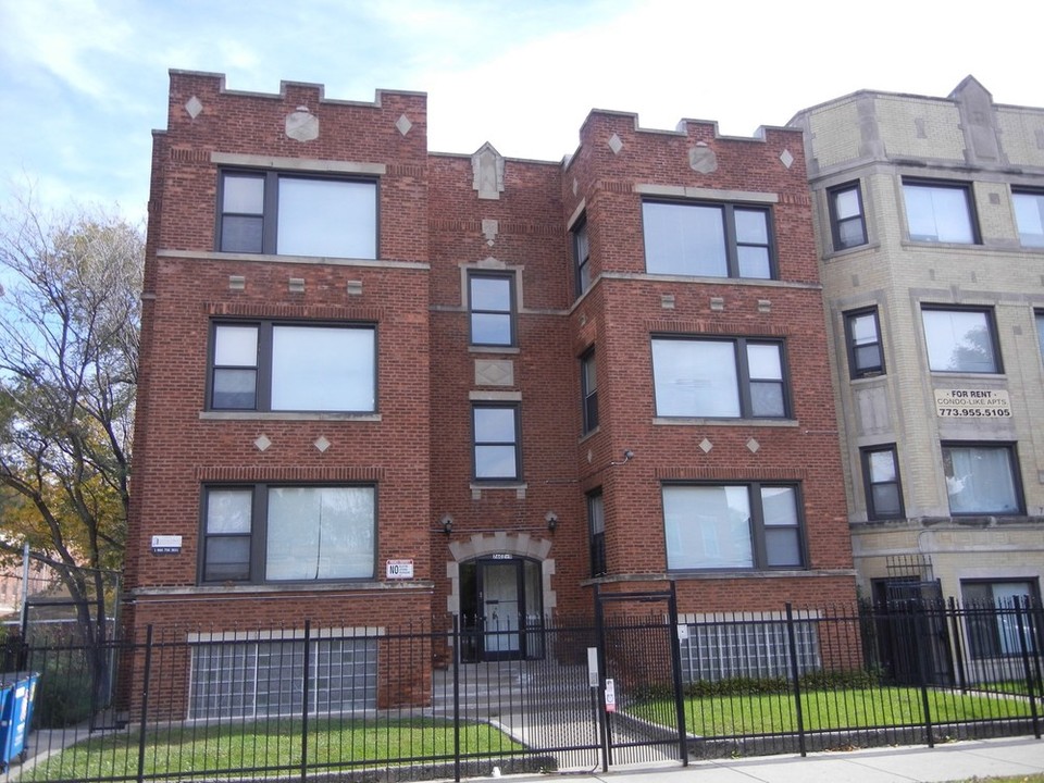 7607-7609 S Normal Ave in Chicago, IL - Building Photo